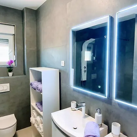 别墅 Andrija 扎达尔